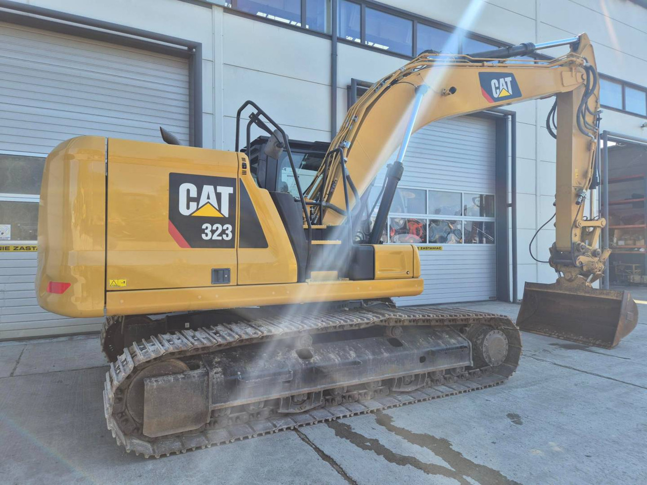 CAT 323 - Crawler excavator: picture 3 CAT 323 - Crawler excavator: picture 3