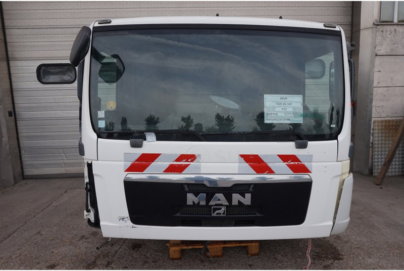 MAN F99L10 TGM 6 CYL 81.60000-7786 - Cab and interior for Truck: picture 1 MAN F99L10 TGM 6 CYL 81.60000-7786 - Cab and interior for Truck: picture 1