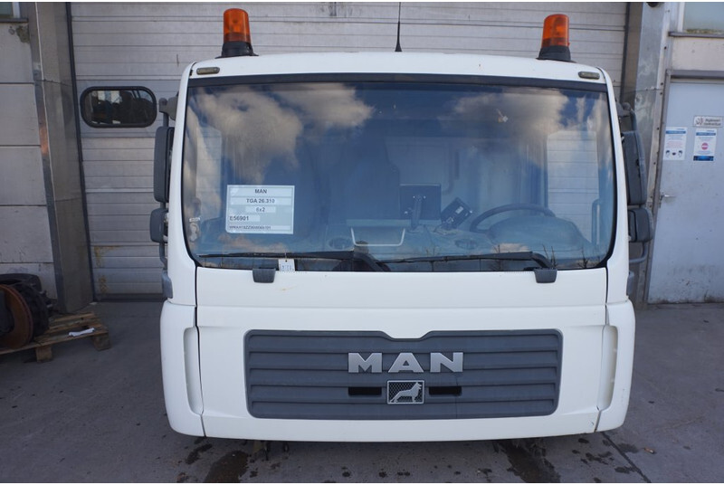 MAN F99L17 TGA 81.60000-7838 - Cab and interior for Truck: picture 1 MAN F99L17 TGA 81.60000-7838 - Cab and interior for Truck: picture 1