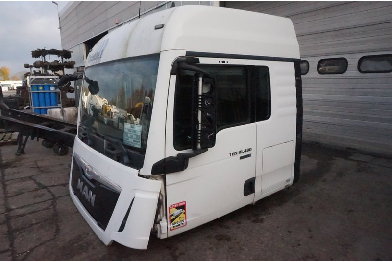 MAN F99L47 TGX XLX EURO6 81.60000-7848 - Cab and interior for Truck: picture 3 MAN F99L47 TGX XLX EURO6 81.60000-7848 - Cab and interior for Truck: picture 3