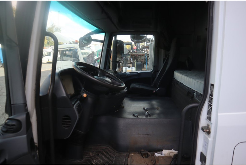 Mercedes-Benz ACTROS F04 MP3 97389915473829 - Cab and interior for Truck: picture 5 Mercedes-Benz ACTROS F04 MP3 97389915473829 - Cab and interior for Truck: picture 5