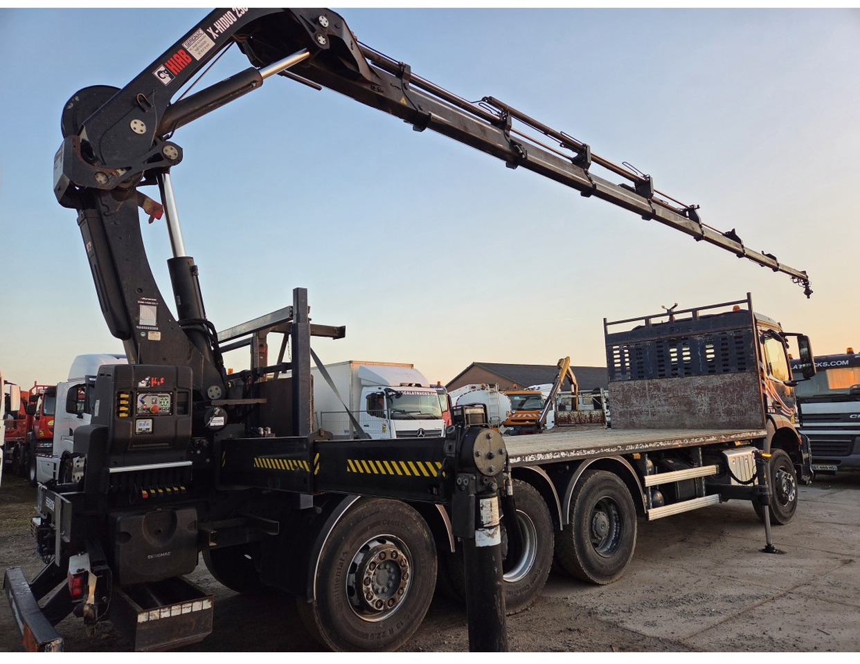 Mercedes Arocs 3240 8x4 Open Truck Crane HIAB X-HIDUO 258 E-7 7 extensions - Dropside/ Flatbed truck, Crane truck: picture 2 Mercedes Arocs 3240 8x4 Open Truck Crane HIAB X-HIDUO 258 E-7 7 extensions - Dropside/ Flatbed truck, Crane truck: picture 2