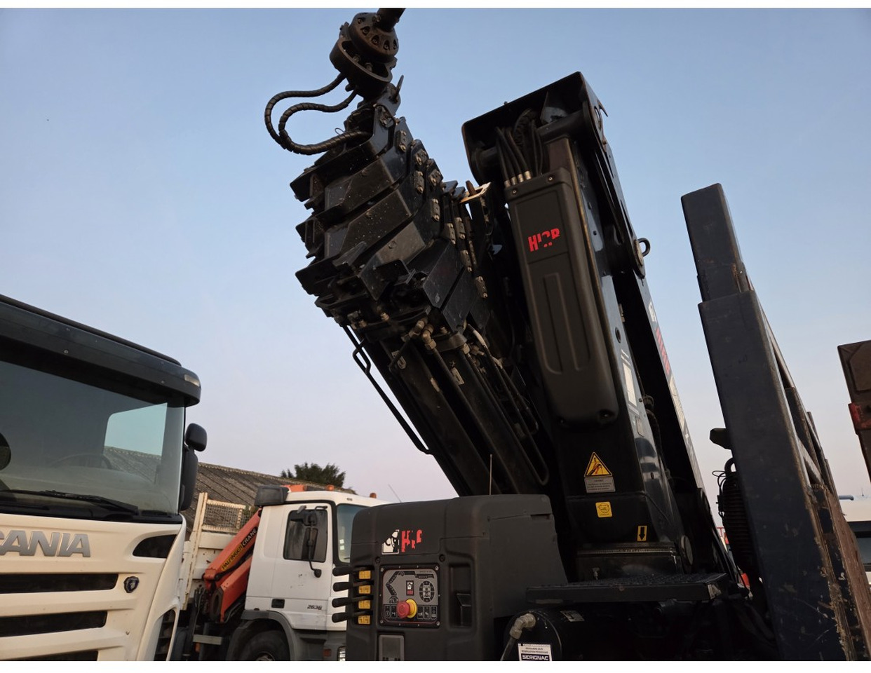 Dropside/ Flatbed truck, Crane truck Mercedes Arocs 3240 8x4 Open Truck Crane HIAB X-HIDUO 258 E-7 7 extensions: picture 18