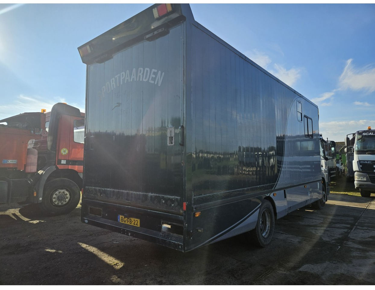 Mercedes Atego 1217 L 4x2 Horse transport Dutch Truck - Horse truck: picture 2 Mercedes Atego 1217 L 4x2 Horse transport Dutch Truck - Horse truck: picture 2