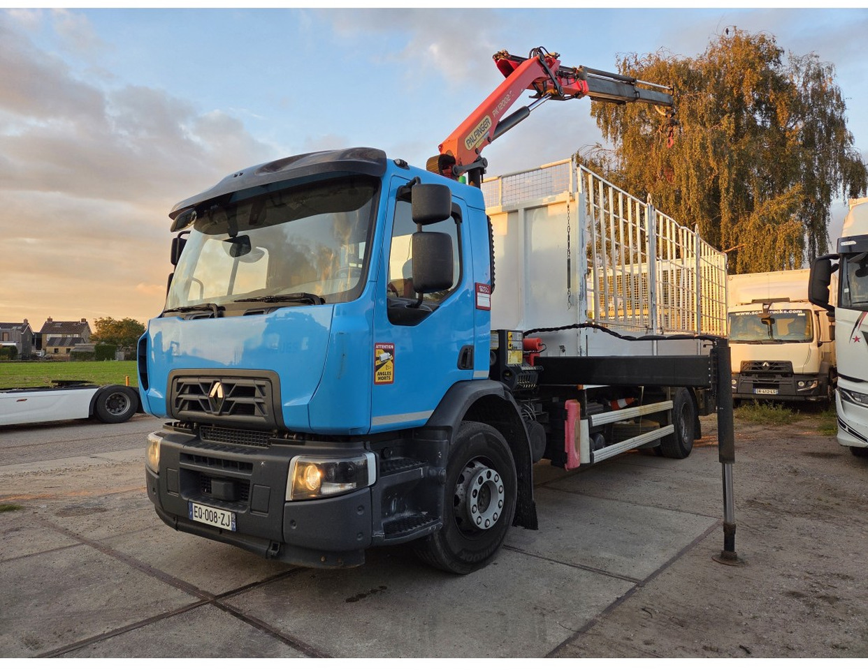 Renault C 280 4X2 Palfinger PK12002 EH Kran Crane Remote Control Automat flatbed truck - Dropside/ Flatbed truck, Crane truck: picture 1 Renault C 280 4X2 Palfinger PK12002 EH Kran Crane Remote Control Automat flatbed truck - Dropside/ Flatbed truck, Crane truck: picture 1