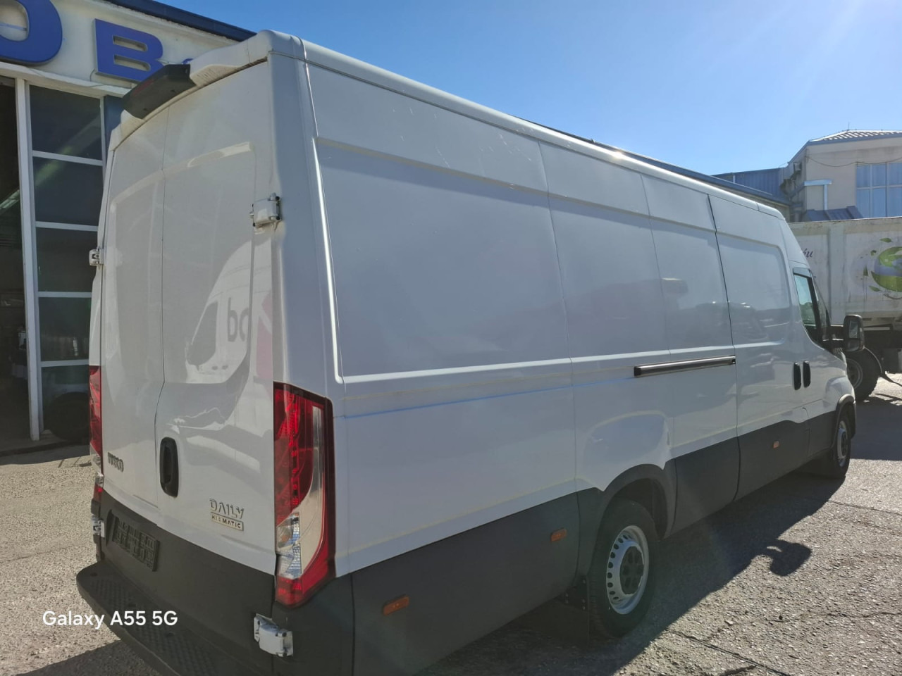 IVECO Daily 35S16V - Passenger van: picture 4 IVECO Daily 35S16V - Passenger van: picture 4
