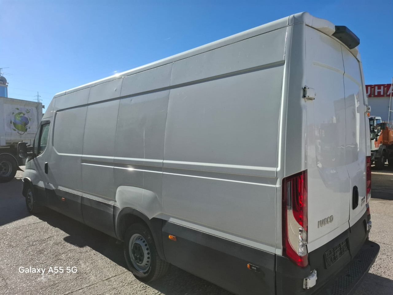 IVECO Daily 35S16V - Passenger van: picture 3 IVECO Daily 35S16V - Passenger van: picture 3