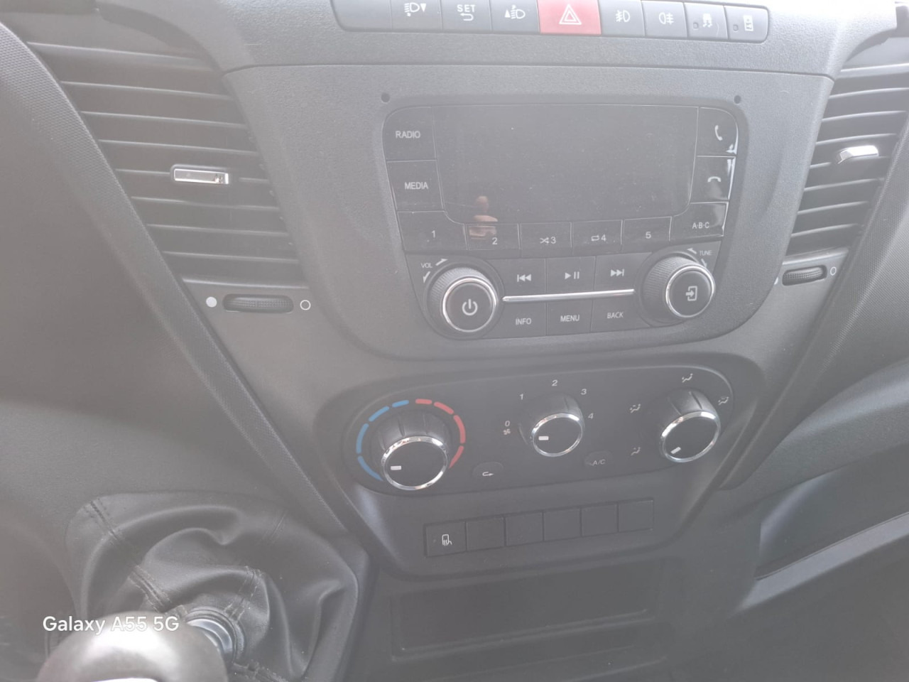 IVECO Daily 35S16V - Passenger van: picture 5 IVECO Daily 35S16V - Passenger van: picture 5