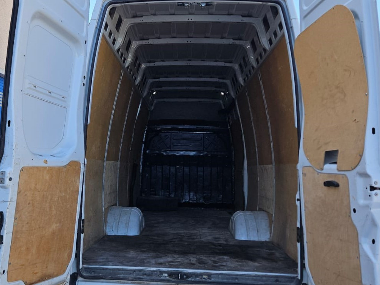 IVECO Daily 65C15 - Passenger van: picture 3 IVECO Daily 65C15 - Passenger van: picture 3