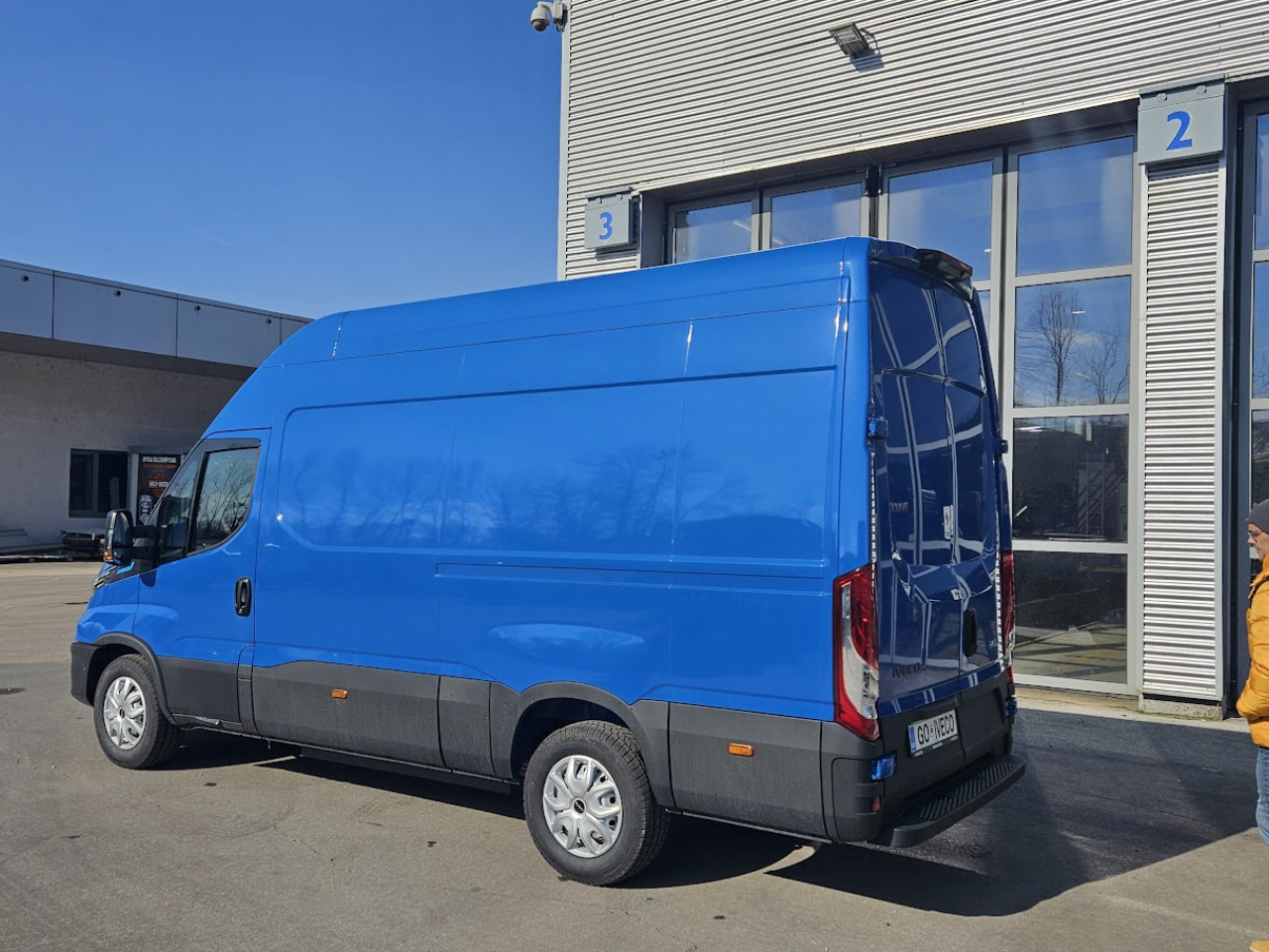 IVECO Daily ELEKTRIČNI 35 C 18H - Passenger van, Electric van: picture 2 IVECO Daily ELEKTRIČNI 35 C 18H - Passenger van, Electric van: picture 2