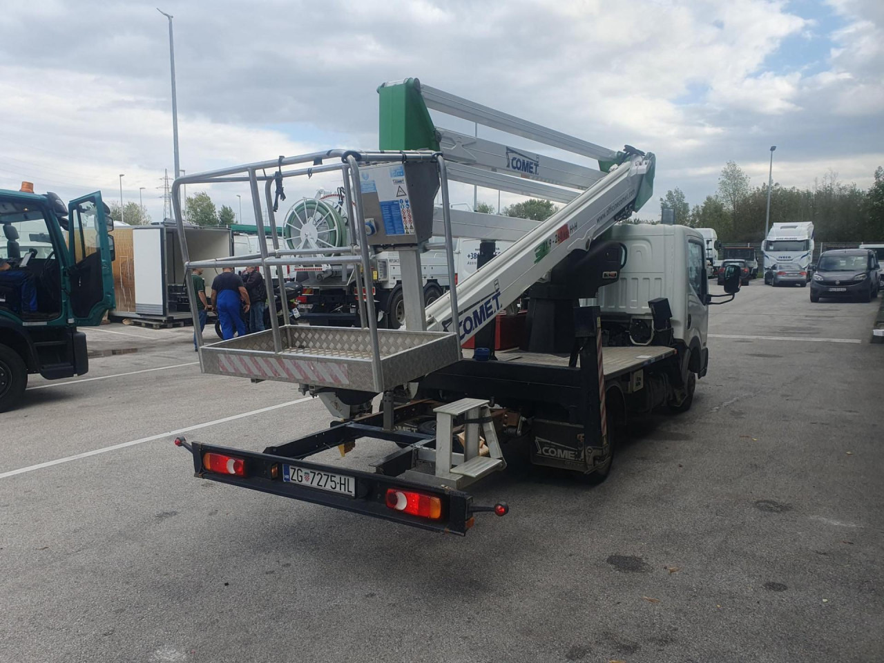 NISSAN Cabstar NT400 - Truck mounted aerial platform: picture 4 NISSAN Cabstar NT400 - Truck mounted aerial platform: picture 4