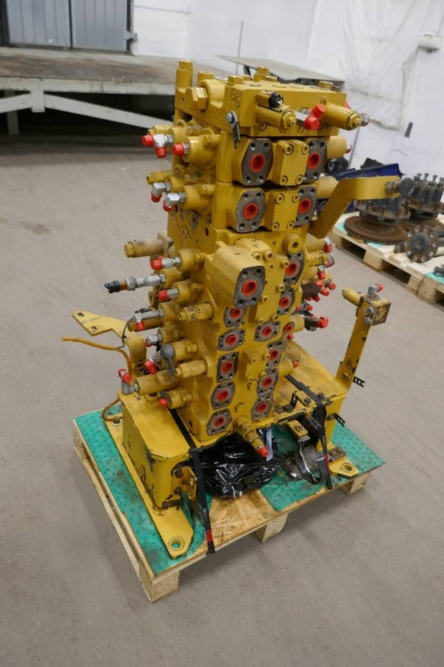 CAT 324 E, Ventilpaket 335-0111 - Hydraulics for Construction machinery: picture 1 CAT 324 E, Ventilpaket 335-0111 - Hydraulics for Construction machinery: picture 1