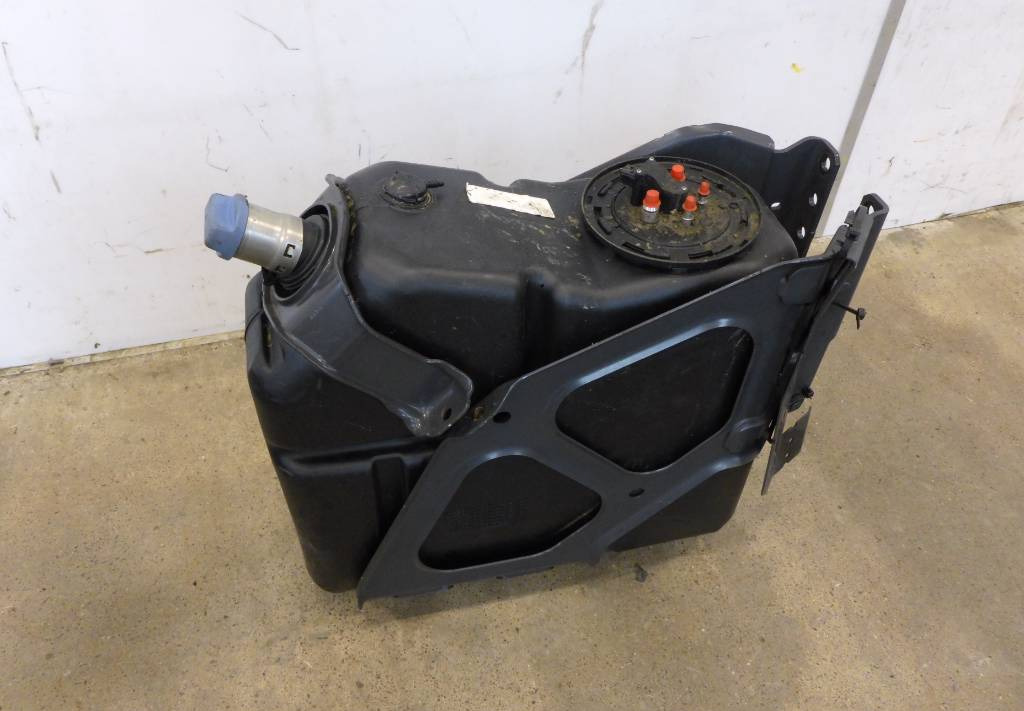 Engine for Truck Mercedes-Benz Arocs Ad-blue tank: picture 1