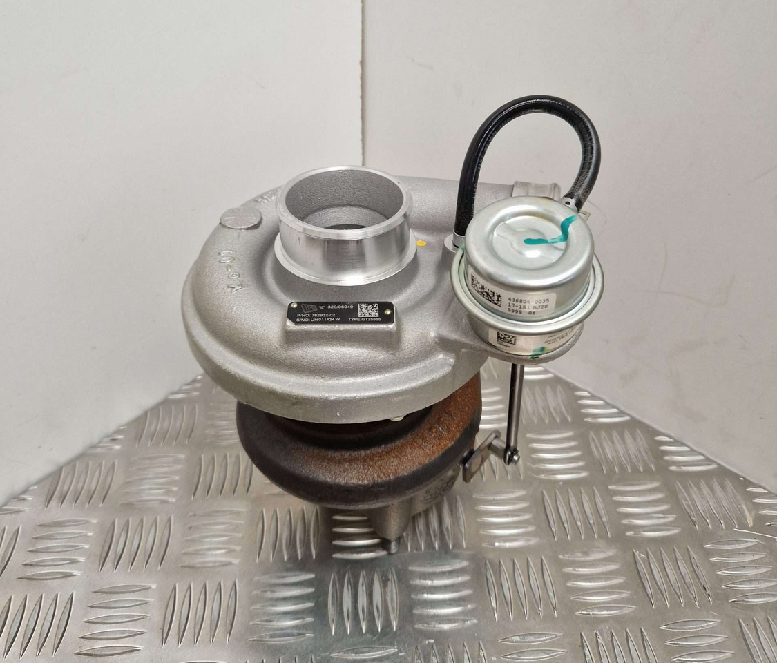 JCB turbocharger 320/06049 Garrett Turbo 762932-02 - Engine and parts for Construction machinery: picture 1 JCB turbocharger 320/06049 Garrett Turbo 762932-02 - Engine and parts for Construction machinery: picture 1