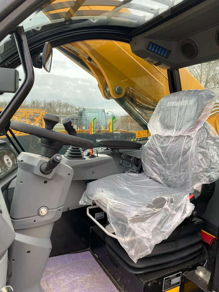 Telescopic handler 2023 Liebherr T 60-9s: picture 7