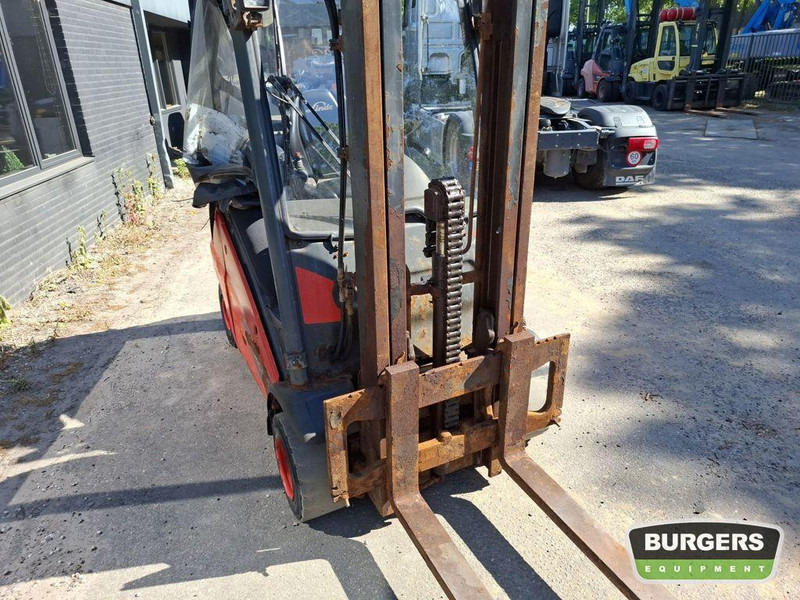 LPG forklift Linde H20T: picture 9