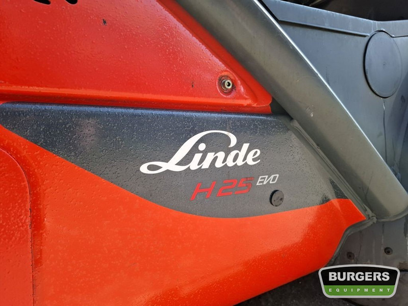 LPG forklift Linde H25T: picture 11