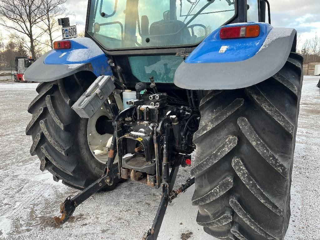 New Holland T 5070 Dismantled. Only spare parts - Farm tractor: picture 4 New Holland T 5070 Dismantled. Only spare parts - Farm tractor: picture 4