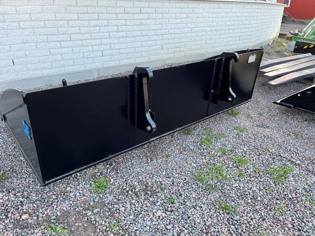 Planeringsskopa SE 2,20 Volvo L30 , L35 - Bucket for Construction machinery: picture 3 Planeringsskopa SE 2,20 Volvo L30 , L35 - Bucket for Construction machinery: picture 3