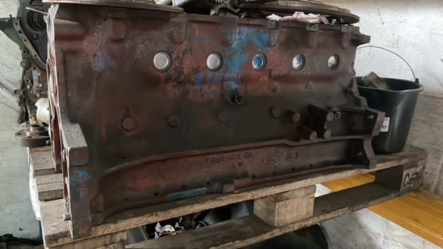 Blok silnika Ford 8730 8830 FONN-6015-DA - Cylinder block for Agricultural machinery: picture 2 Blok silnika Ford 8730 8830 FONN-6015-DA - Cylinder block for Agricultural machinery: picture 2