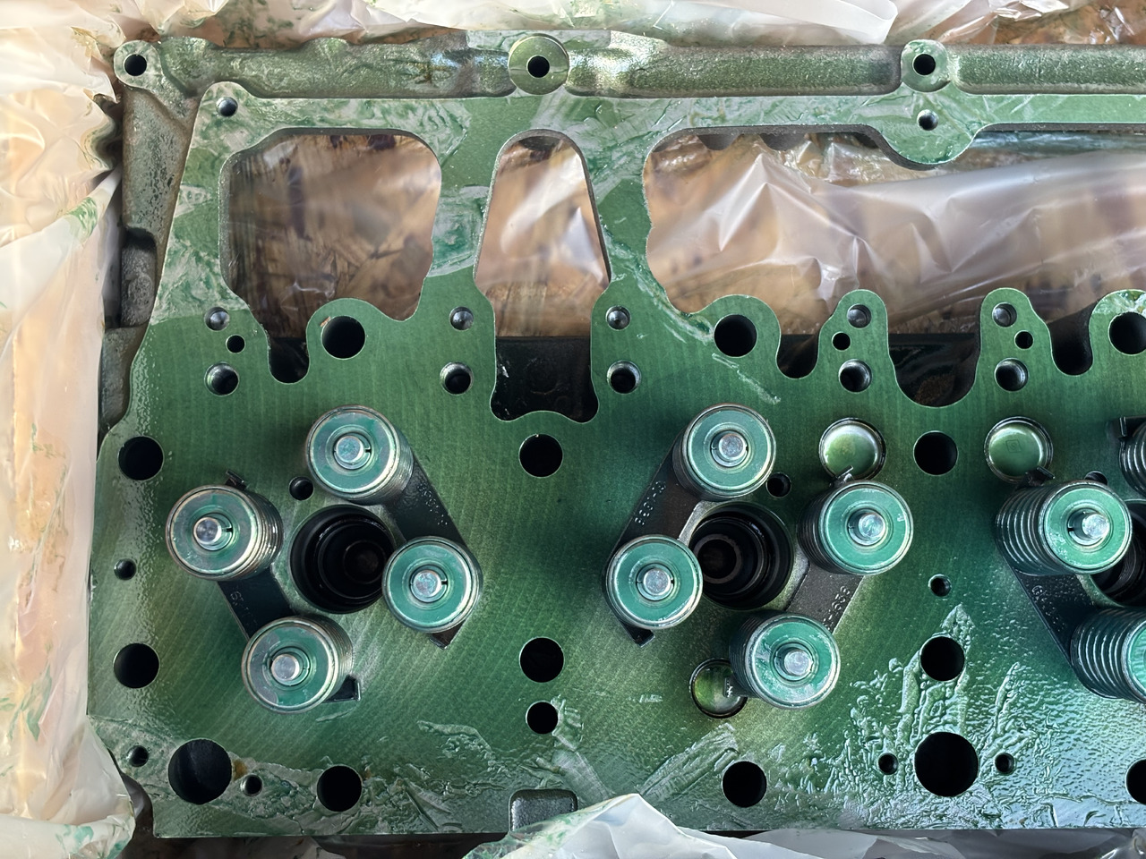 CAT Caterpillar C12 - głowica silnika kompletna NOWA 148-2134 3176C 3196 - Engine and parts for Construction machinery: picture 2 CAT Caterpillar C12 - głowica silnika kompletna NOWA 148-2134 3176C 3196 - Engine and parts for Construction machinery: picture 2