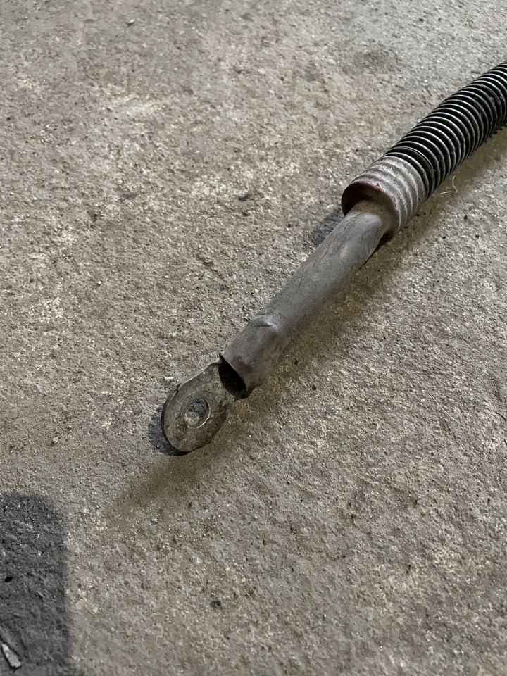 Claas Arion 550-520 650-620 - kabel przewód eletryczny alternator - rozrusznik 0021505462 - Cables/ Wire harness for Farm tractor: picture 3 Claas Arion 550-520 650-620 - kabel przewód eletryczny alternator - rozrusznik 0021505462 - Cables/ Wire harness for Farm tractor: picture 3