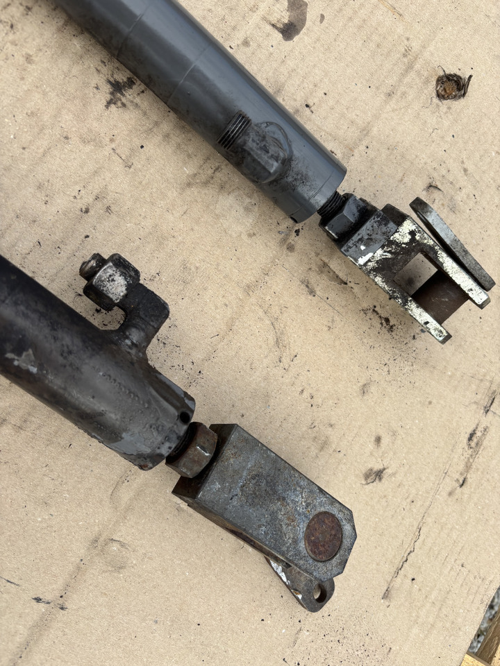 Claas Jaguar 970 siłowniki hydrauliczne - Hydraulic cylinder for Agricultural machinery: picture 3 Claas Jaguar 970 siłowniki hydrauliczne - Hydraulic cylinder for Agricultural machinery: picture 3