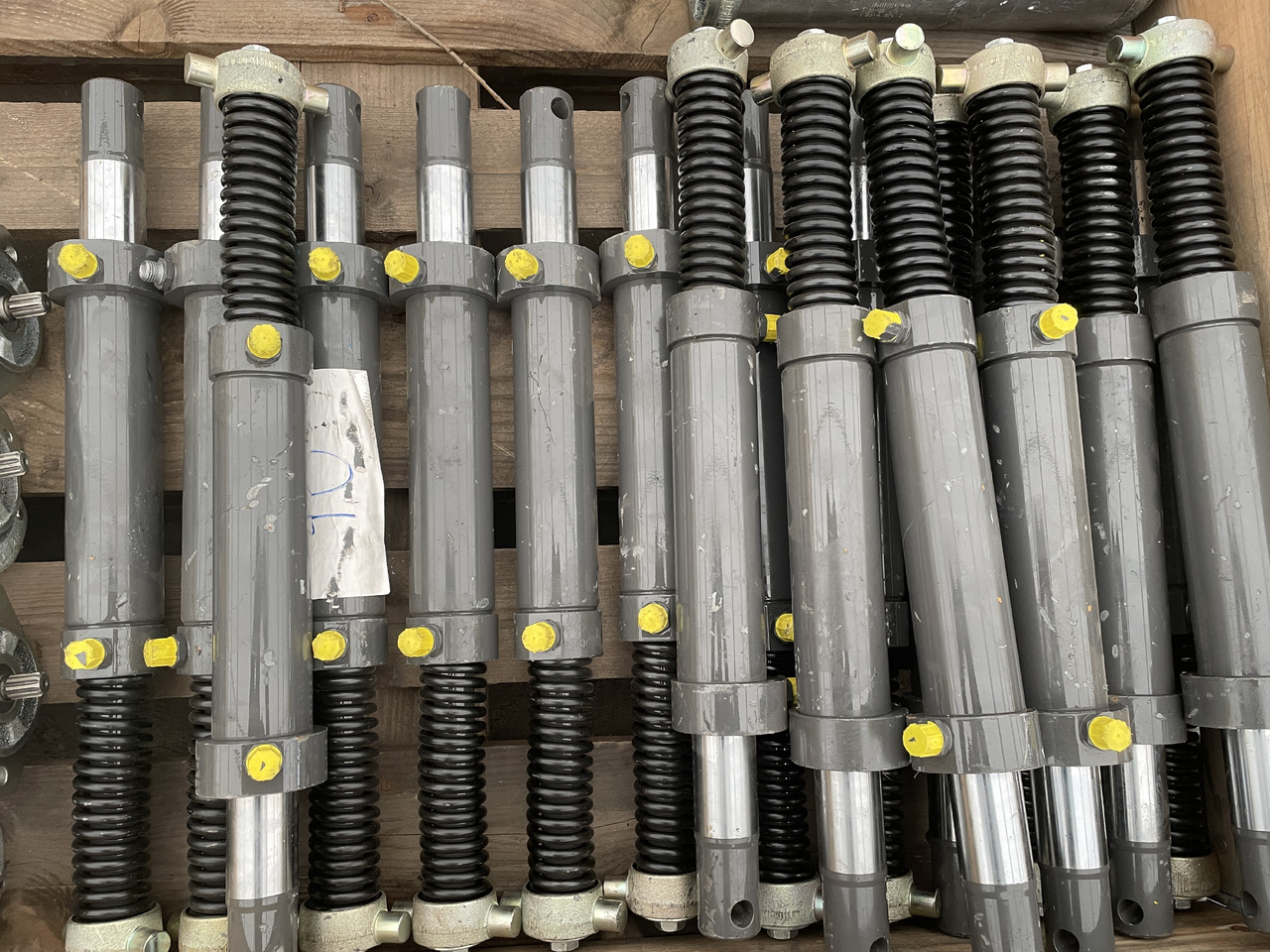 Claas Tucano - siłownik hydrauliczny siekacza słomy 0000406402 - Hydraulic cylinder for Agricultural machinery: picture 1 Claas Tucano - siłownik hydrauliczny siekacza słomy 0000406402 - Hydraulic cylinder for Agricultural machinery: picture 1