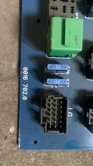 Claas lexion płyta bezpieczników 0016702.0 - Fuse for Combine harvester: picture 2 Claas lexion płyta bezpieczników 0016702.0 - Fuse for Combine harvester: picture 2