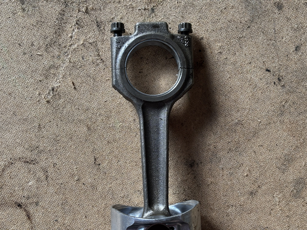 Deutz TD2011 D2011 D2011L04W Korbowód - Connecting rod: picture 1 Deutz TD2011 D2011 D2011L04W Korbowód - Connecting rod: picture 1
