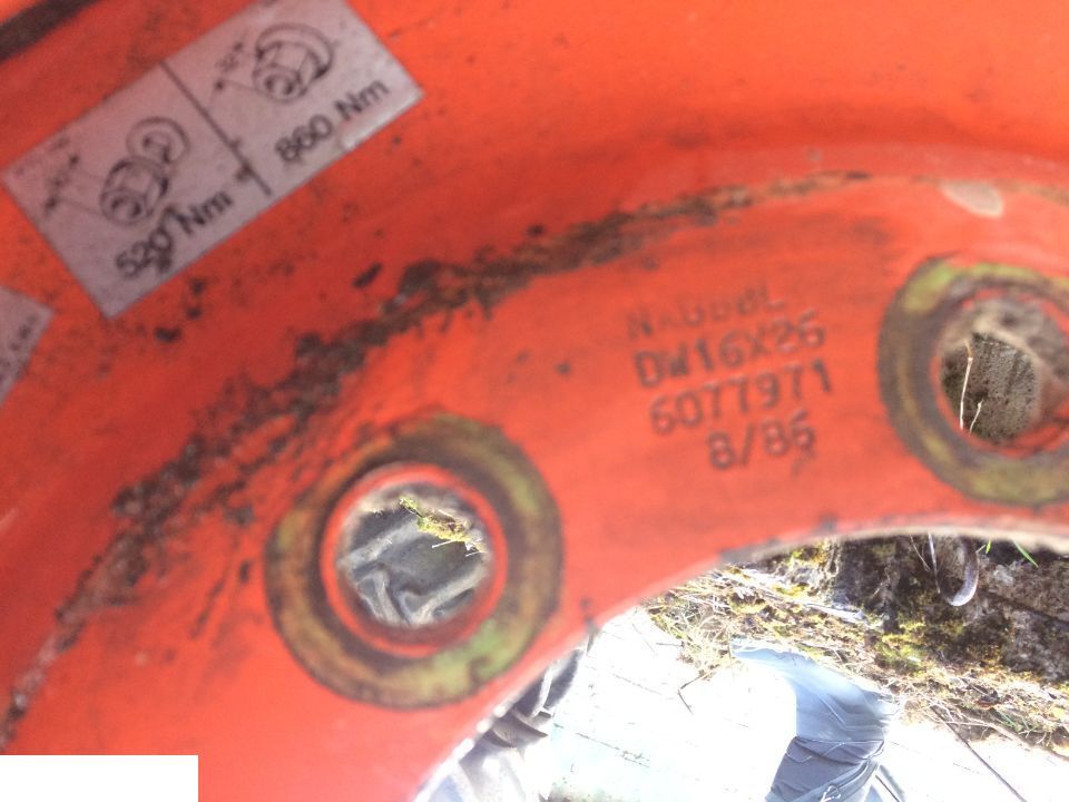 FELGA DW 16x26 , OPONA firestone 23.1 - 26 , Claas Dominator - Wheel and tire package for Agricultural machinery: picture 4 FELGA DW 16x26 , OPONA firestone 23.1 - 26 , Claas Dominator - Wheel and tire package for Agricultural machinery: picture 4