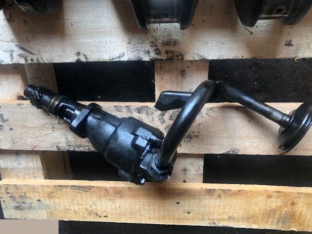 Ford t2 703f 6015 aaa Pompa Oleju Silnika - Oil pump for Agricultural machinery: picture 1 Ford t2 703f 6015 aaa Pompa Oleju Silnika - Oil pump for Agricultural machinery: picture 1