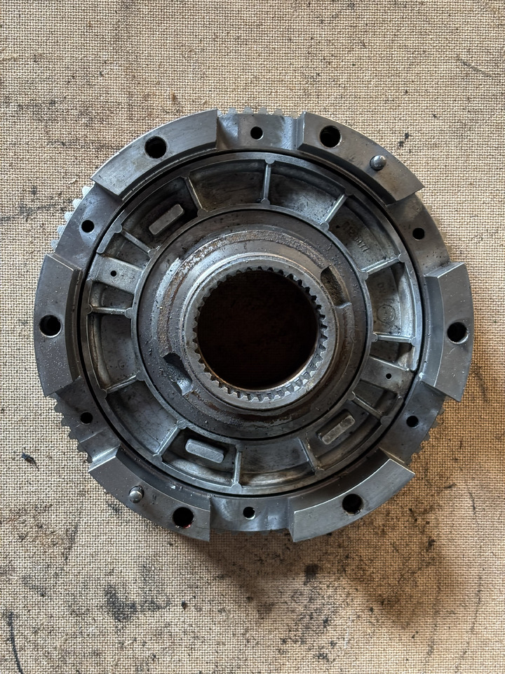 John Deere 6020, 6120, 6220 Tłoczek Tłok R120477 - Piston/ Ring/ Bushing for Agricultural machinery: picture 1 John Deere 6020, 6120, 6220 Tłoczek Tłok R120477 - Piston/ Ring/ Bushing for Agricultural machinery: picture 1