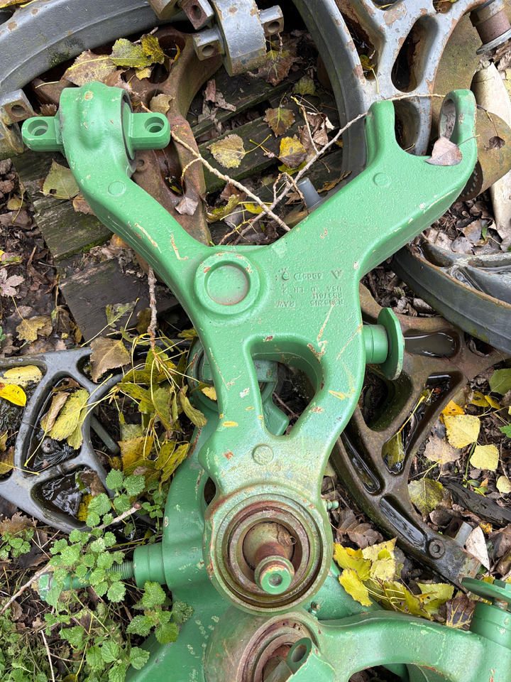 John Deere 8120 8220 8320 Lewy Prawy Wachacz R537611 R537610 - Suspension for Agricultural machinery: picture 1 John Deere 8120 8220 8320 Lewy Prawy Wachacz R537611 R537610 - Suspension for Agricultural machinery: picture 1