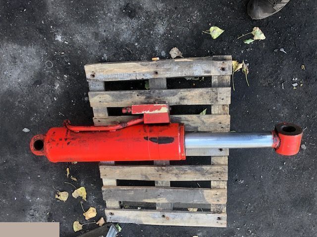 Manitou 524 - Siłownik Wychyłu Łyźki - Hydraulic cylinder for Agricultural machinery: picture 1 Manitou 524 - Siłownik Wychyłu Łyźki - Hydraulic cylinder for Agricultural machinery: picture 1