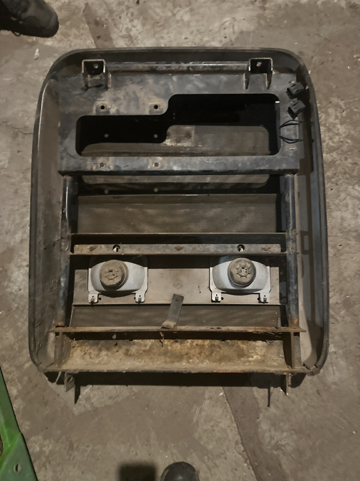 Massey Ferguson 8110 - 8180 grill maska przednia - Grill for Agricultural machinery: picture 3 Massey Ferguson 8110 - 8180 grill maska przednia - Grill for Agricultural machinery: picture 3