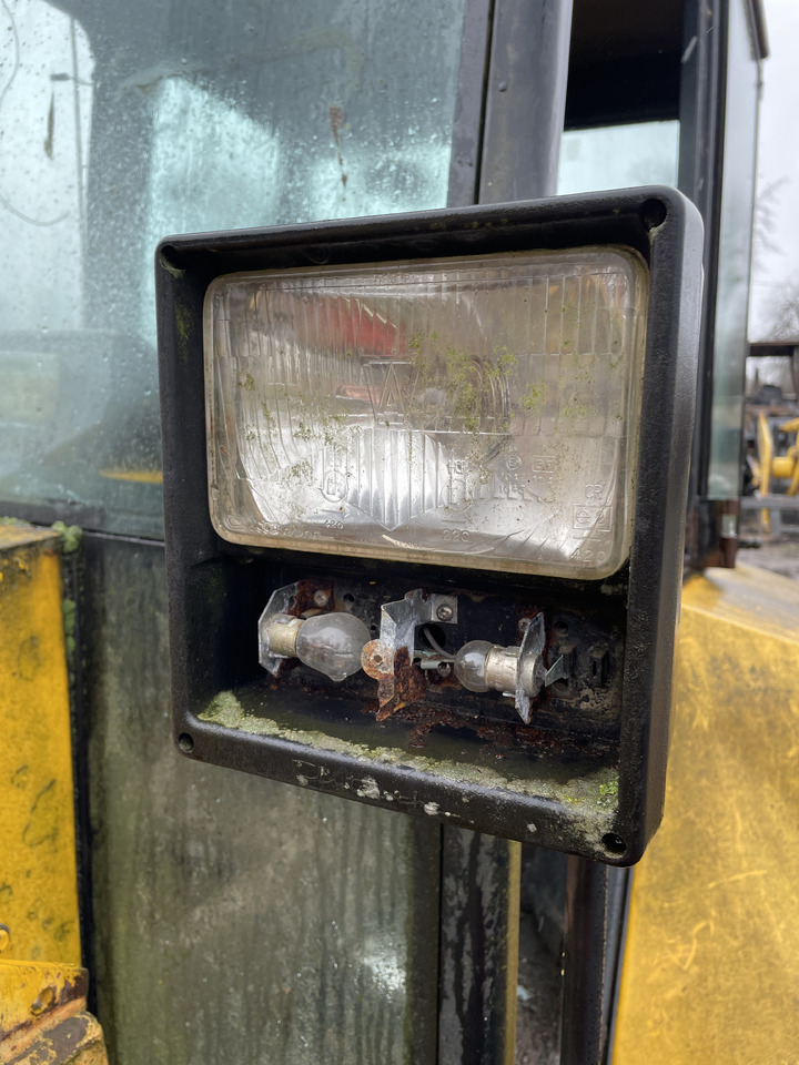 Massey Fergusson ładowarka 50HX - lampa przednia obudowa - Lights/ Lighting for Agricultural machinery: picture 1 Massey Fergusson ładowarka 50HX - lampa przednia obudowa - Lights/ Lighting for Agricultural machinery: picture 1