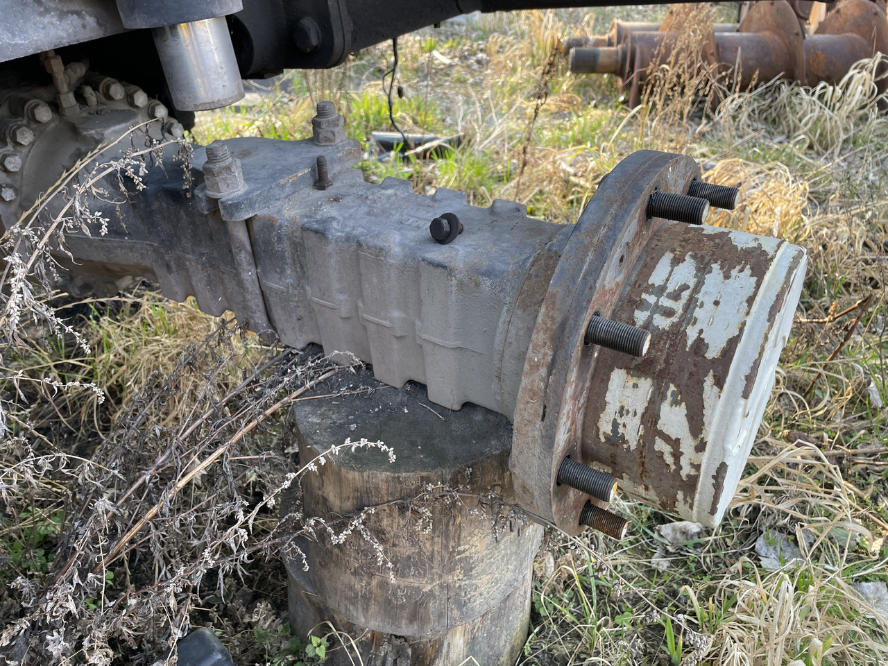 Mecalac 12 XVT - most tylny - zwolnica obudowa zwrotnica - Steering knuckle for Agricultural machinery: picture 1 Mecalac 12 XVT - most tylny - zwolnica obudowa zwrotnica - Steering knuckle for Agricultural machinery: picture 1