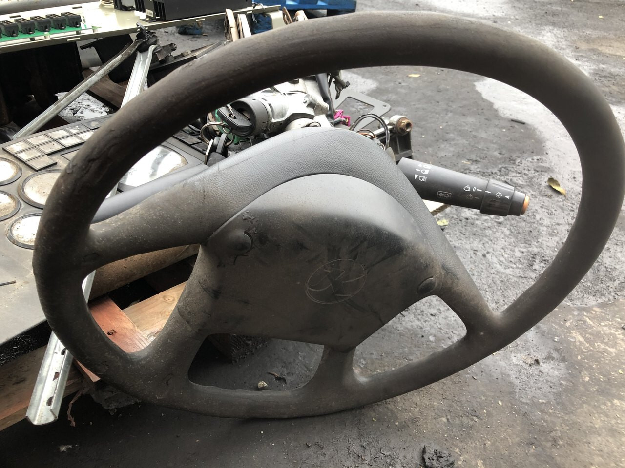 Mercedes Setra Evobus- części róźne/autobus kierownica/przekażniki i inne - Steering wheel for Bus: picture 1 Mercedes Setra Evobus- części róźne/autobus kierownica/przekażniki i inne - Steering wheel for Bus: picture 1
