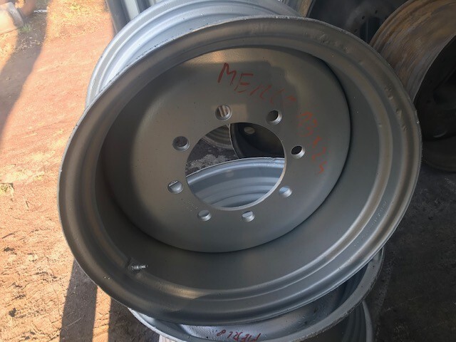 Merlo felga 13x24 - Rim for Material handling equipment: picture 1 Merlo felga 13x24 - Rim for Material handling equipment: picture 1