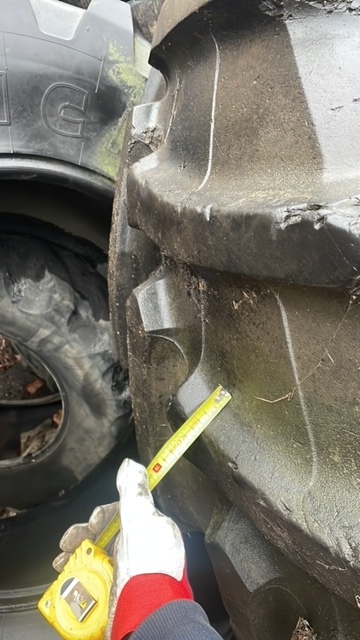 Opona pirelli 710/70 R38 - Tire for Agricultural machinery: picture 1 Opona pirelli 710/70 R38 - Tire for Agricultural machinery: picture 1