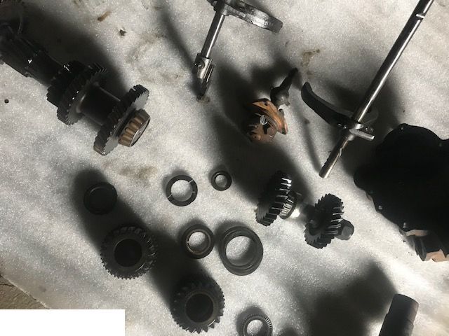 Skrzynia Manitou - Części Com-T4-2012 - Gearbox and parts for Agricultural machinery: picture 4 Skrzynia Manitou - Części Com-T4-2012 - Gearbox and parts for Agricultural machinery: picture 4