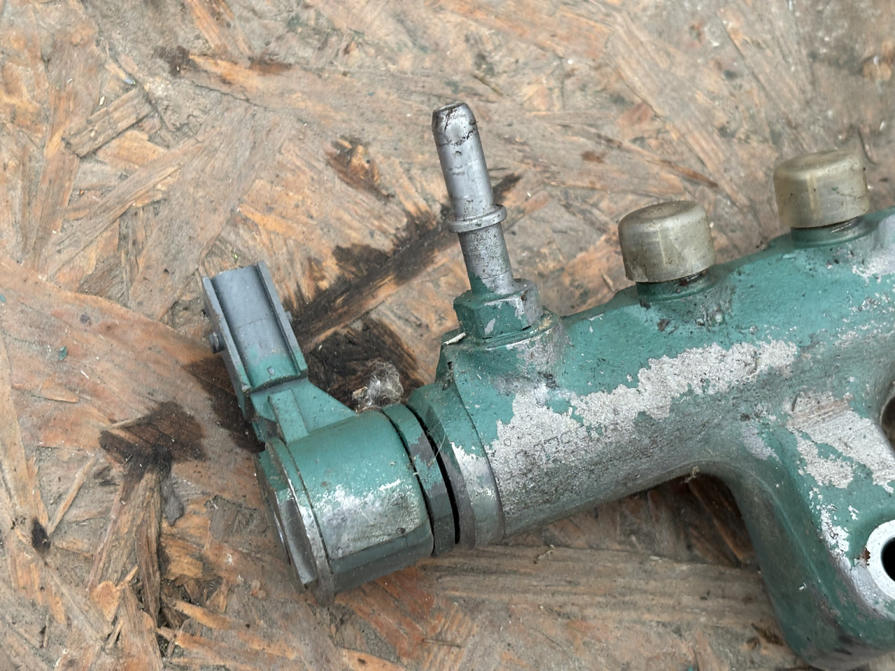 VOLVO Listwa Paliwowa Przewód 21675458 - Fuel system for Truck: picture 4 VOLVO Listwa Paliwowa Przewód 21675458 - Fuel system for Truck: picture 4