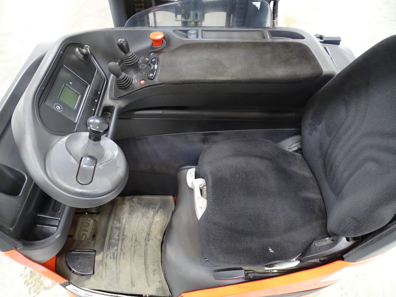 Linde R12B-01 - Reach truck: picture 3 Linde R12B-01 - Reach truck: picture 3