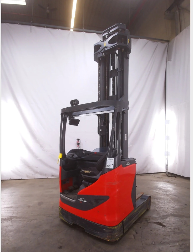Linde R14HD-01 - Reach truck: picture 3 Linde R14HD-01 - Reach truck: picture 3