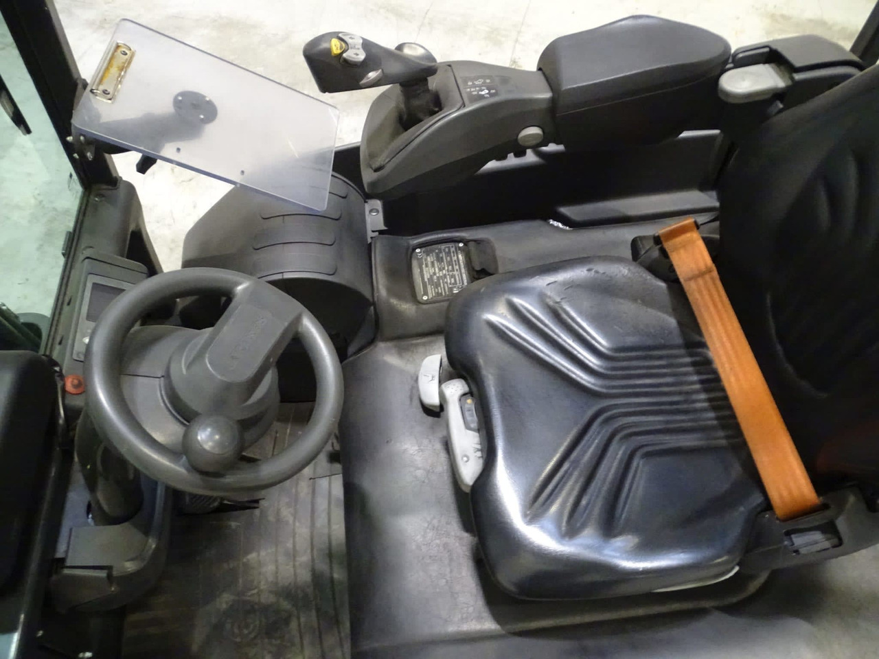 Mitsubishi AG2N1L20Q - Electric forklift: picture 4 Mitsubishi AG2N1L20Q - Electric forklift: picture 4