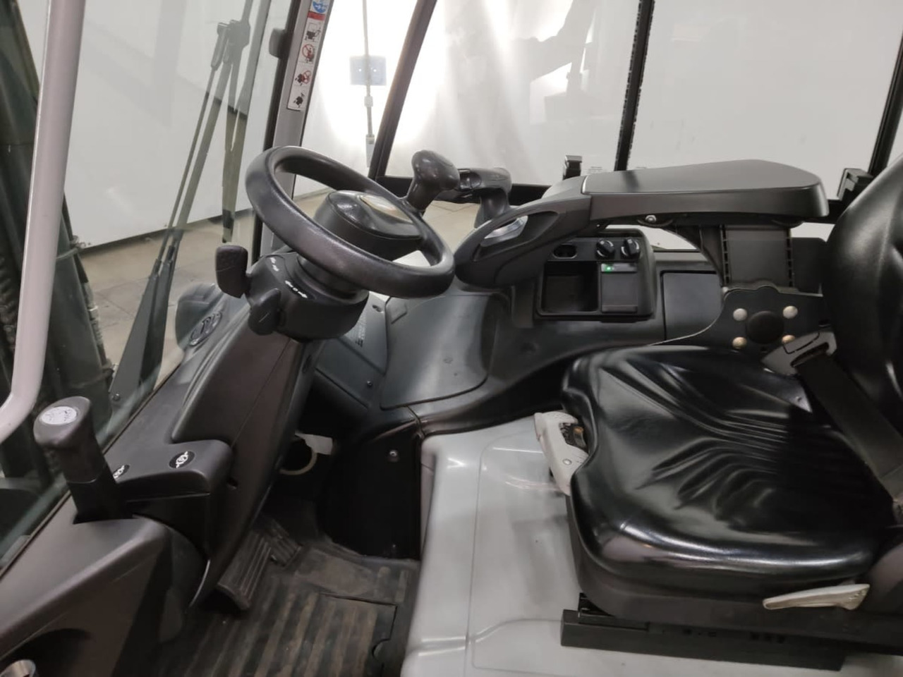STILL RX60-30 - Electric forklift: picture 4 STILL RX60-30 - Electric forklift: picture 4