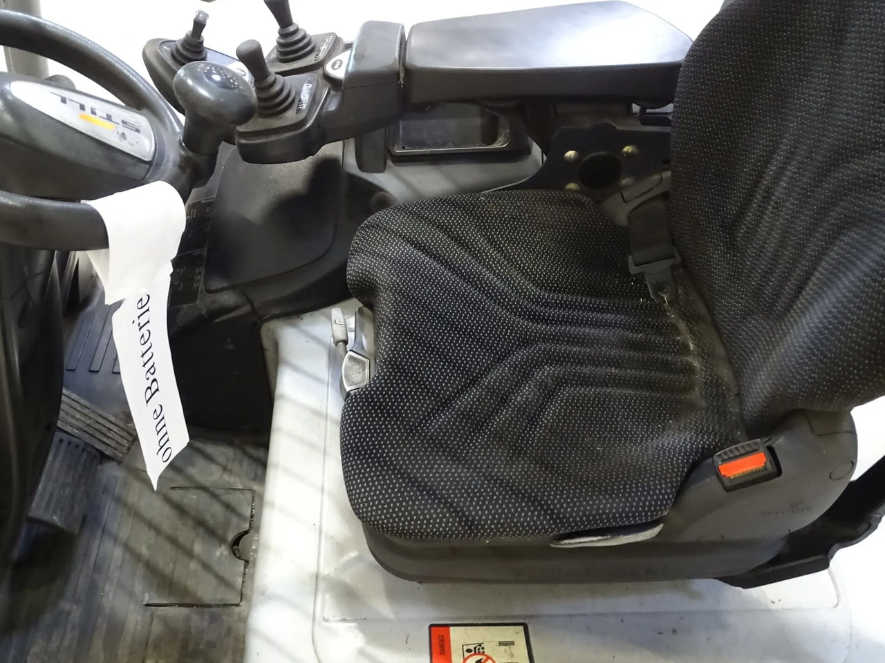 STILL RX60-30 - Electric forklift: picture 4 STILL RX60-30 - Electric forklift: picture 4