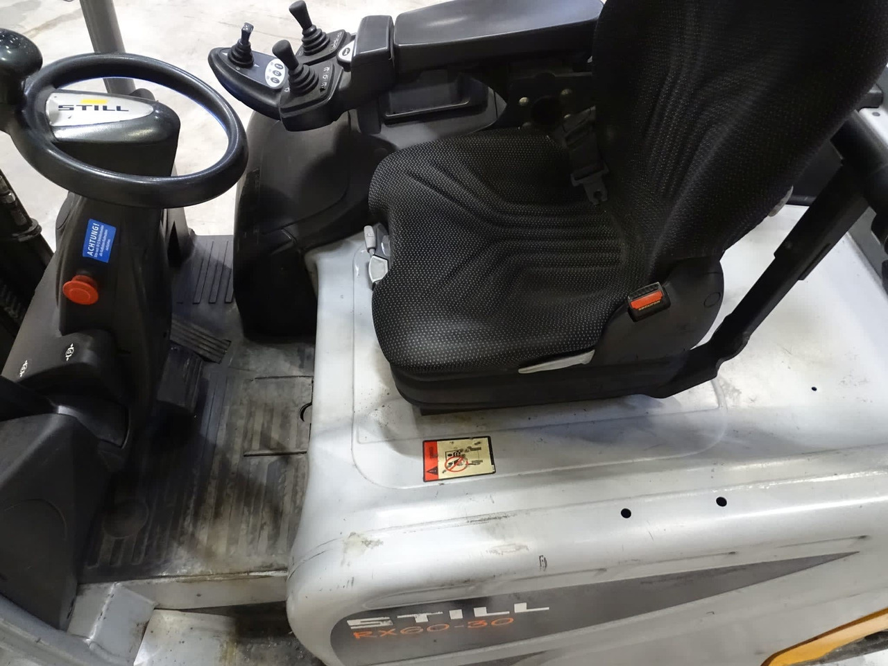 STILL RX60-30 - Electric forklift: picture 4 STILL RX60-30 - Electric forklift: picture 4