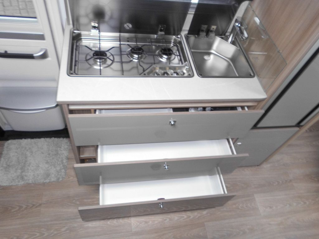 New Caravan Fendt Tendenza 560 SFDW 2000kg. Batterie 75Ah Vivara Fendt Tendenza 560 SFDW mit Extras %Lagerabverkauf%: picture 10 New Caravan Fendt Tendenza 560 SFDW 2000kg. Batterie 75Ah Vivara Fendt Tendenza 560 SFDW mit Extras %Lagerabverkauf%: picture 10